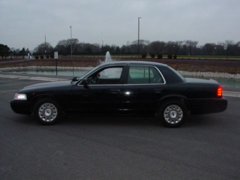 2003 Ford Crown Victoria - Makes a Difference