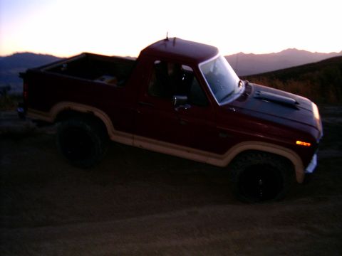1988 Ford Bronco - This Ford Bronco appears to be from the early 1980s, not 1988.