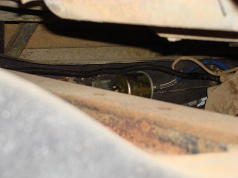 1983 Ford Bronco - i got the stock efi fuel filter instaled in the stock location