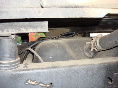 1983 Ford Bronco - here it is connected o the fuel tank