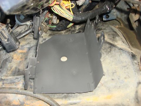 1983 Ford Bronco - here is is bolted to the fender. i had to drill 3 holes and then nut it from the bottom.