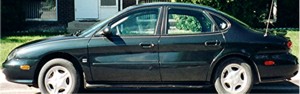1999 Ford Taurus - Small pic of side view.