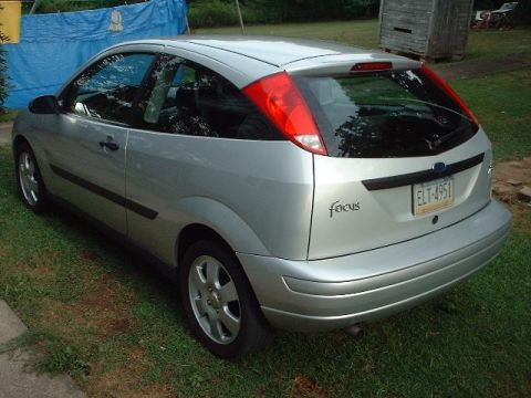 2001 Ford Focus photo