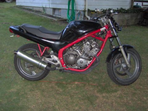 1993 Yamaha Seca II “Streetfighter”