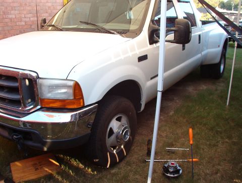 1983 Ford Bronco - The driver's front wheel bearing is squealing & throwing rust powder, so I'm replacing the unit-bearing hub.