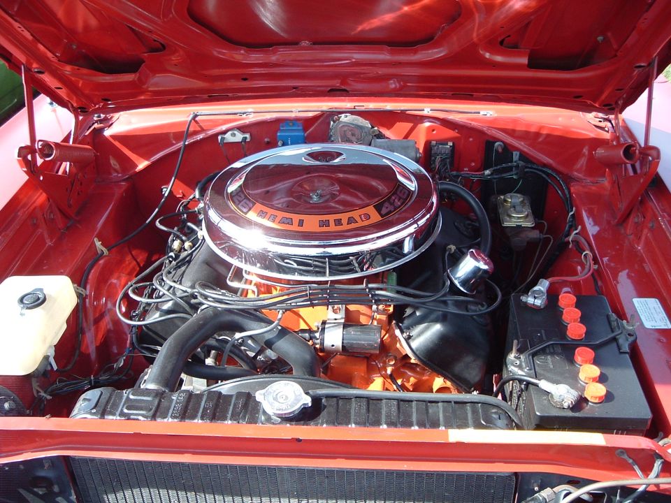 Red HEMI HEAD 426 engine bay