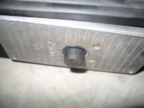 1992 Ford Bronco - I had to devise a way so that the leaf center bolt would be able to fit into the stock shim