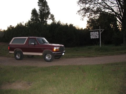 1993 Ford Bronco - Bronco by the sign. 10.14.07