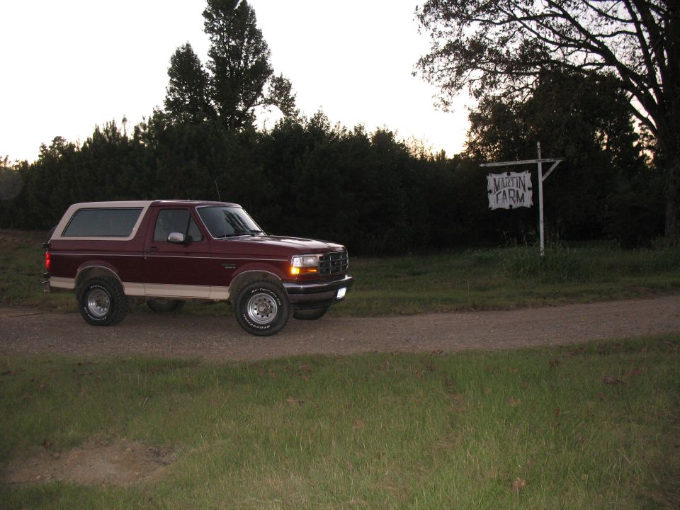 Bronco by the sign. 10.14.07