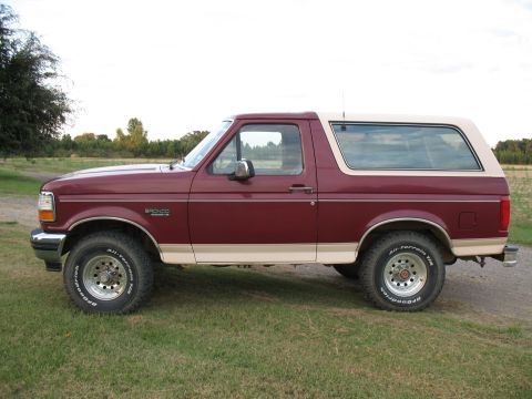 1993 Ford Bronco - Side shot
