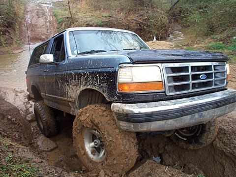 1993 Ford Bronco - Sitting on slippery ledge at Hack's Cross