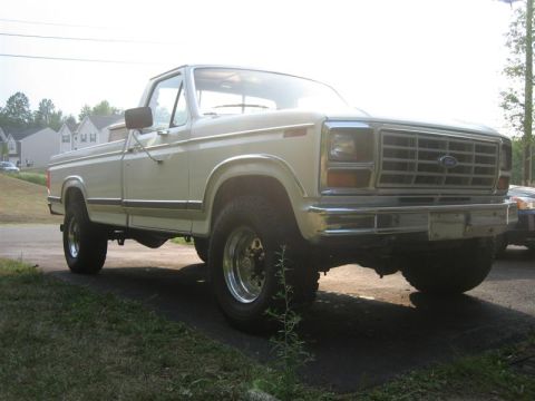1984 Ford F-250 photo