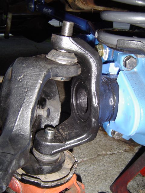 1978 Ford Bronco - Pushed the knuckle up with my floor jack