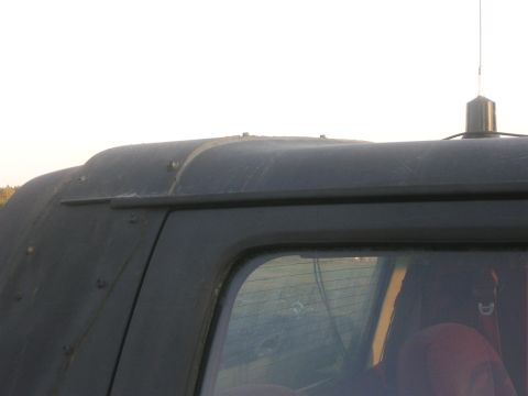 1989 Ford Bronco - roof line after closing in cab