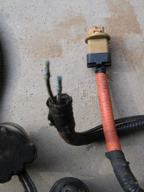 1993 Ford Bronco - This is the only connection on the harness missing the plug. The two wires you see facing up and slightly out of focuse are bundled with th…