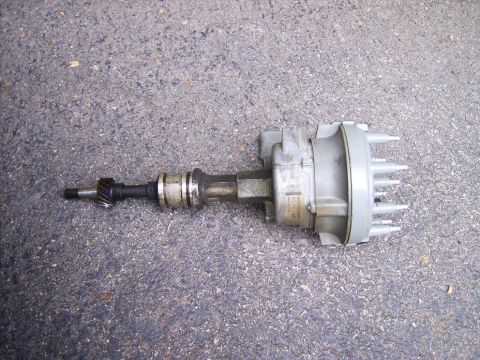 1982 Ford LTD Crown Victoria - GAY Distributor $30