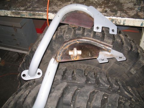 1989 Ford Bronco - modified cage front shock mounts