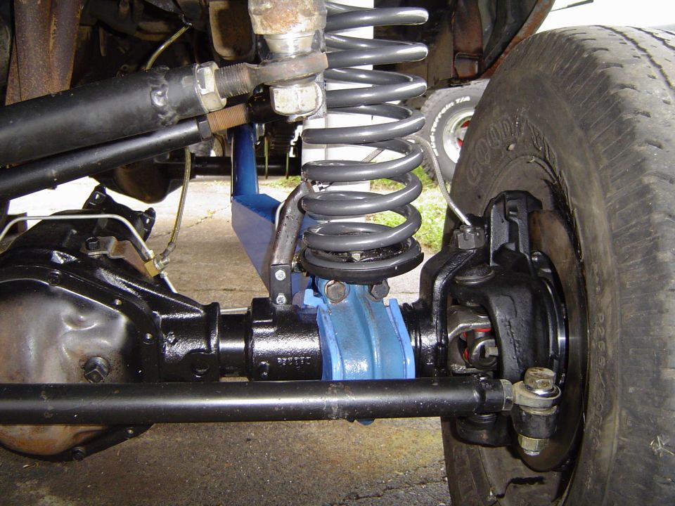 Front suspension and differential with blue components and coil spring
