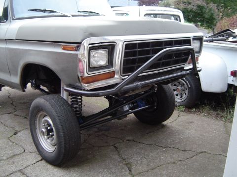 1978 Ford Bronco - The grille and headlight design suggest a 1973-1979 Ford F-Series truck, not a 1978 Bronco.