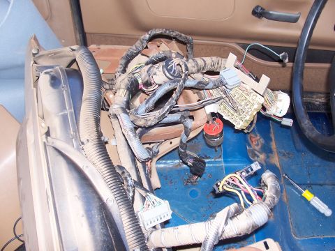 1990 Ford Bronco - cut the red wire right?