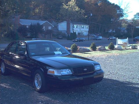 2000 Ford Crown Victoria - Beautiful Black Vic.