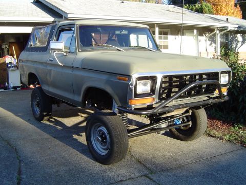 1978 Ford Bronco - Fresh grille shell and painted the inserts satin black
