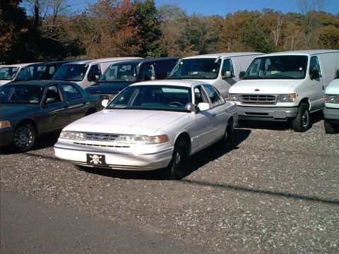 2000 Ford Crown Victoria - Pirate Vics Own YOU!