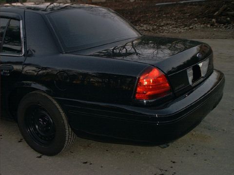 2000 Ford Crown Victoria - rear shot, center caps and lights