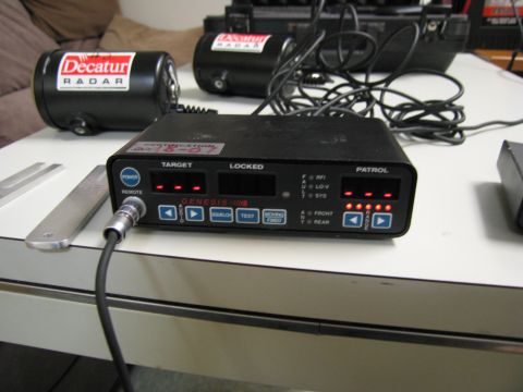 1991 Ford LTD Crown Victoria - Decatur radar detector system with Genesis II display and two radar antennas.