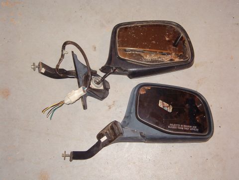 1983 Ford Bronco - Flag-mount Mirror Repair Start with any donor mirror of the same side and with the good parts that are broken on the desirable mirror. The…