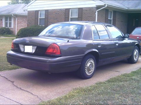 2002 Ford Crown Victoria - The latest pic!