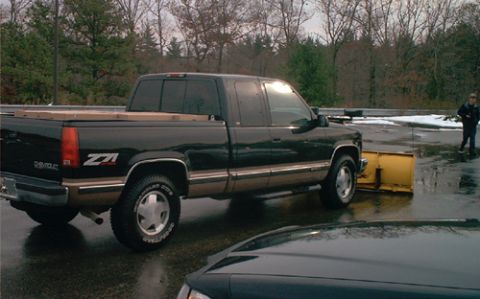 2000 Ford Crown Victoria - chevy truck w/plow (donut / burnout mod)