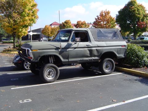 1978 Ford Bronco - Sitting at America's tire waiting for my turn