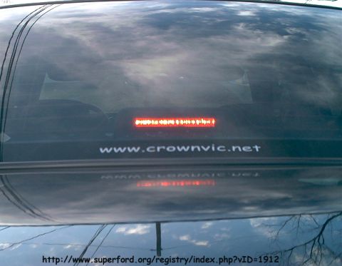 2000 Ford Crown Victoria - 800x600