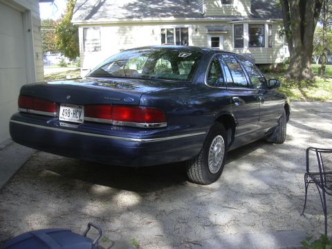 1996 Ford Crown Victoria photo