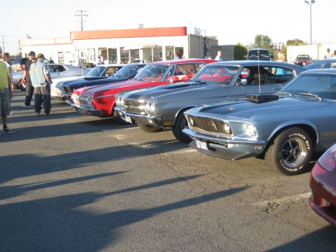 1970 Ford Mustang - 5 WTW cars at Chubbies in Manassas