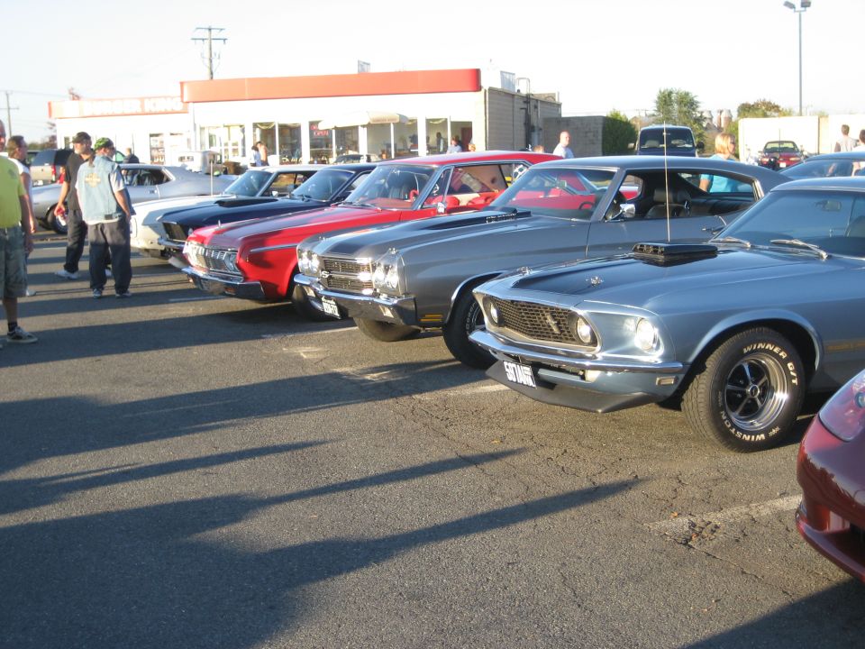 5 WTW cars at Chubbies in Manassas