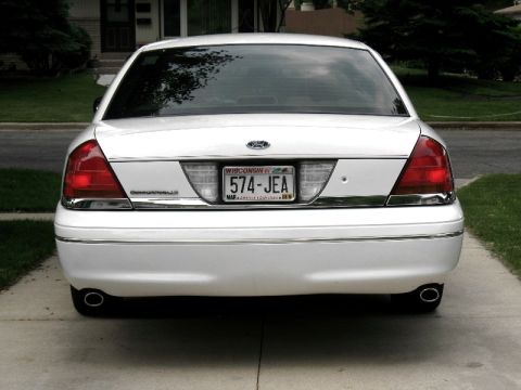 2003 Ford Crown Victoria photo