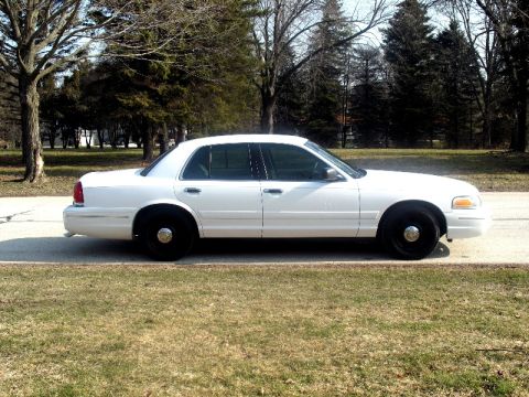 2003 Ford Crown Victoria photo