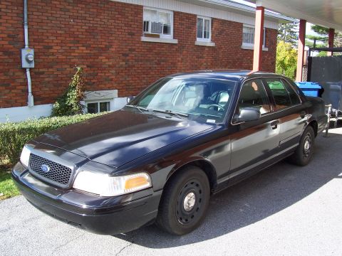 2003 Ford Crown Victoria photo