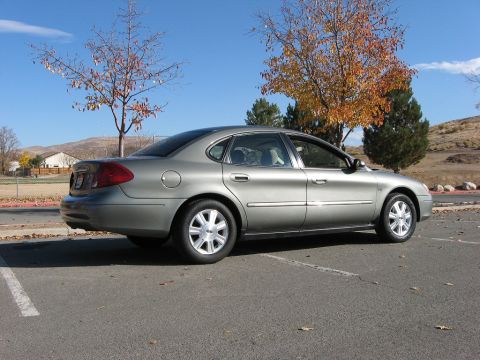 2003 Ford Taurus - Rear Angle