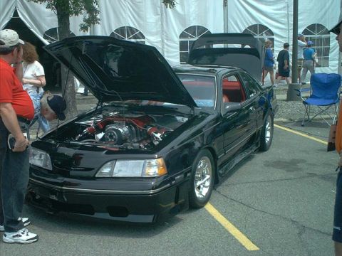 2000 Ford Crown Victoria - Black Thunderbird