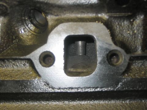 1900 Ford Wagon - E7 exhaust port with smog bump ground down