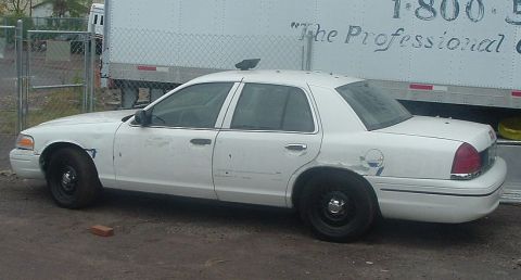 2000 Ford Crown Victoria photo