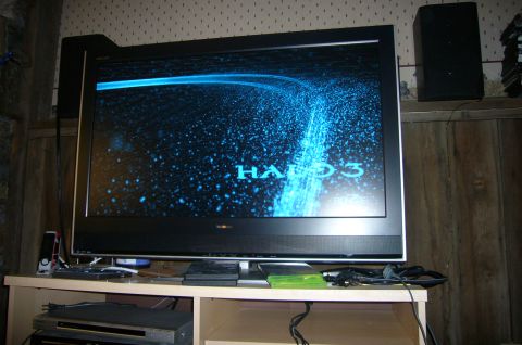 2006 Ford E350 - Halo 3 in 1080i on a Toshiba 42HL67.