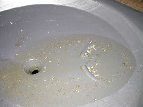 1990 Ford Bronco - This is bad....metal chips drained out with gear oil.