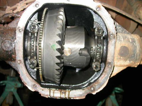 1990 Ford Bronco - Look what happens when the axle tube comes loose, it lets the pinion get into the carrier.