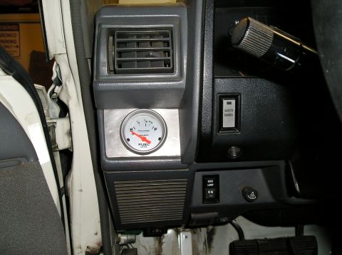 1986 Toyota Hilux - Since the Toyota sender ohms are differnt than ford the gauge will read all wrong when hooked to the factory wiring. So here is the fix. au…