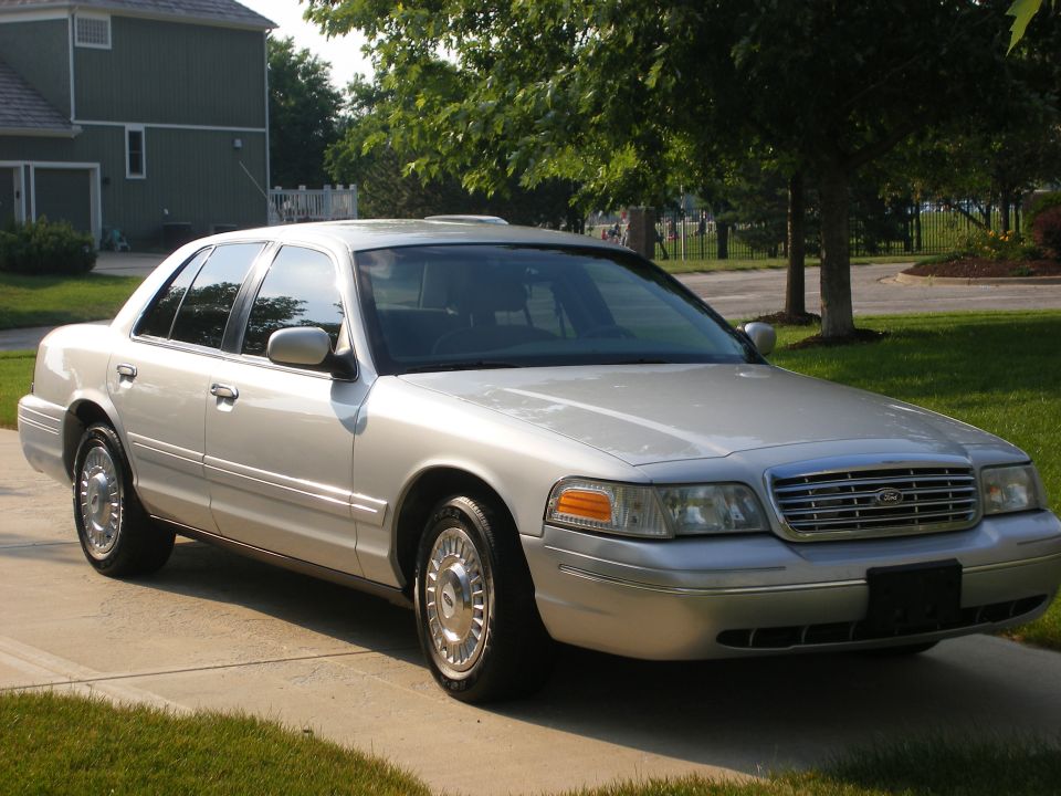 2001 Ford Crown Victoria