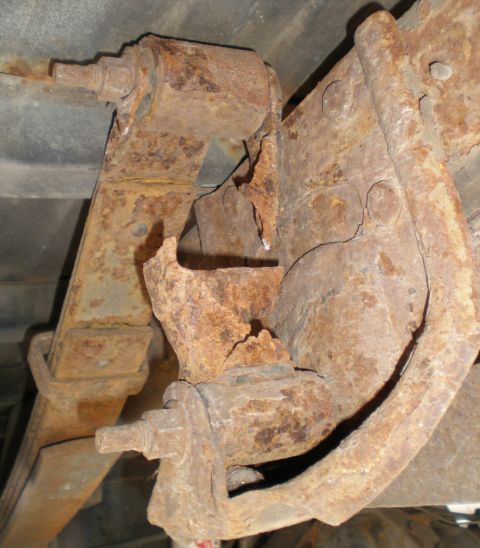 1980 Ford Bronco - ...how your tow vehicle's shackles should NOT look! WTF? How does this happen to a 13 year old truck? Even for WI, this is extreme.